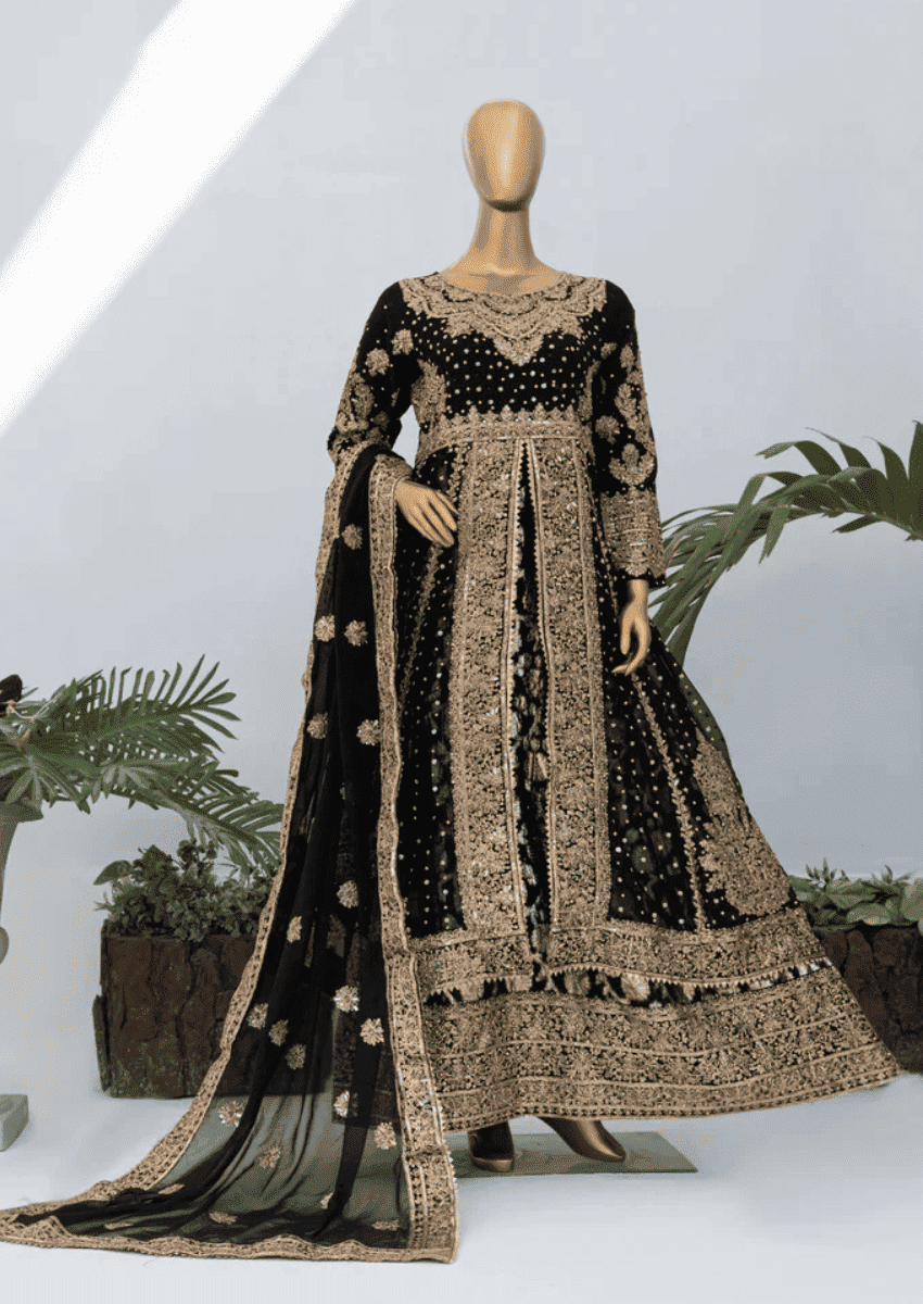 Muneeha black